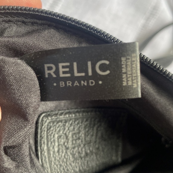 Relic small black crossbody bag with multiple pockets. - Picture 16 of 17